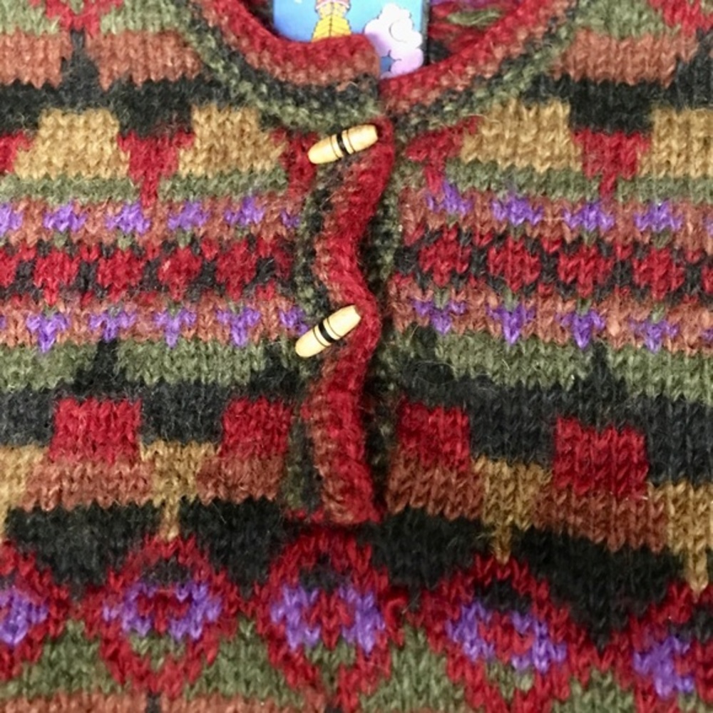 BEAUTIFUL CHUNKY VINTAGE 100% WOOL SWEATER